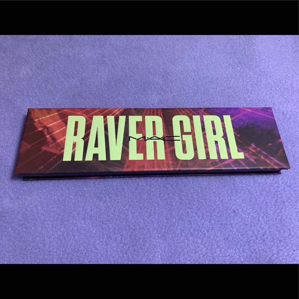 MAC Raver Girl Eyeshadow Palette NEW